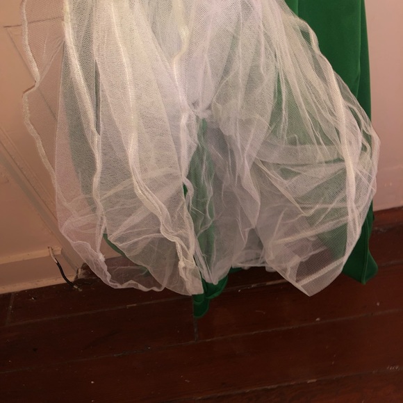 Green Tony Bowls Gown - Size 6 - Profess. Cleaned - Picture 7 of 8